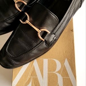 ZARA Blk Leather Loafers Flats sz 8 USA mint condition